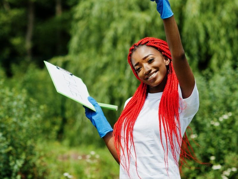 africa-volunteering-charity-people-and-ecology-4-q50w3byqiabziymil0iy367h4v7vaci5wdcrke6t6o